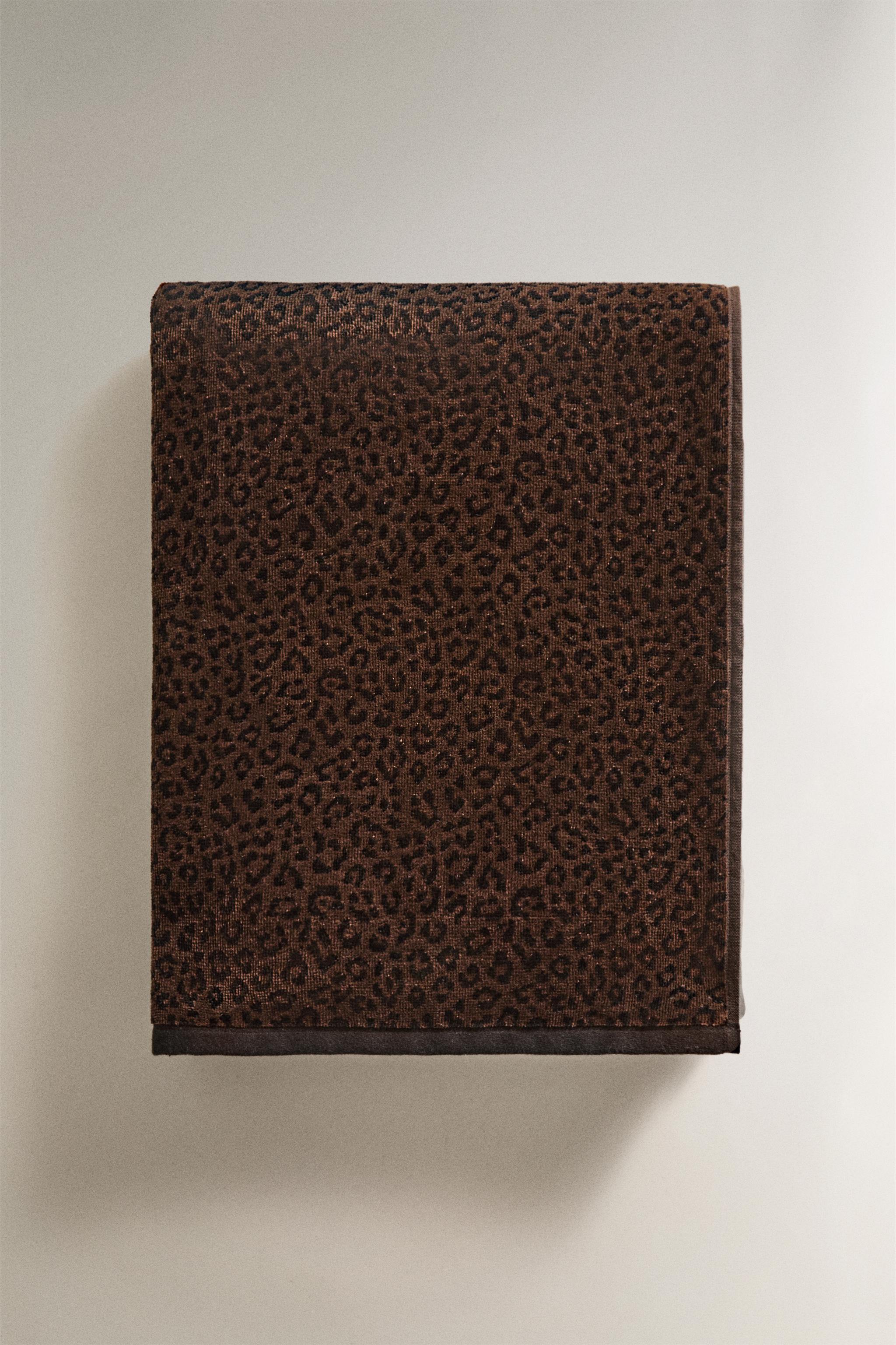 ANIMAL PRINT VELOUR BEACH TOWEL